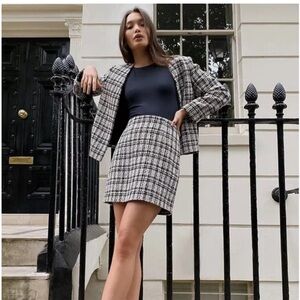 Aritzia Babaton Little Tweed  Mini Skirt